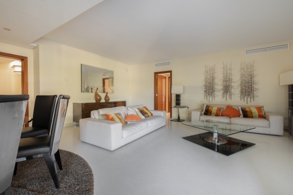 Spacious 4-Bedroom Penthouse with Stunning Views in Sol de Mallorca