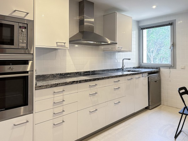 Spacious 4-Bedroom Penthouse with Stunning Views in Sol de Mallorca
