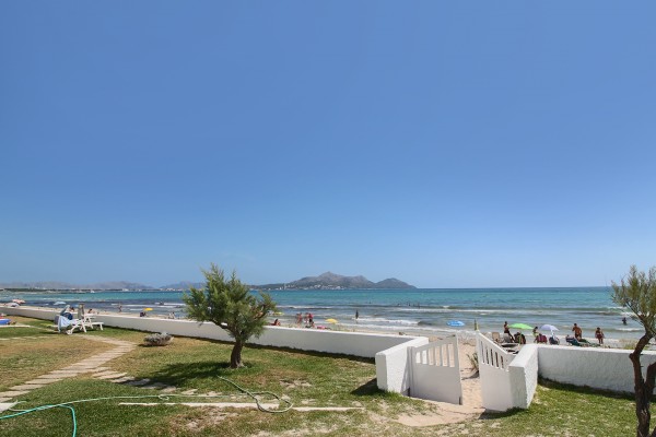 Seafront penthouse in Playa de Muro