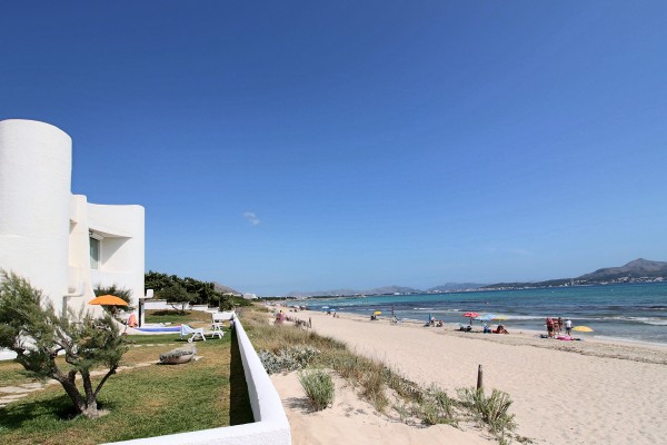 Seafront penthouse in Playa de Muro