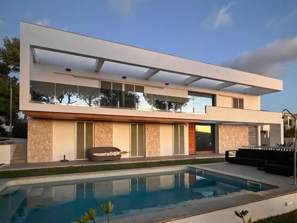 Villa moderna en venta en Cala Vinyes
