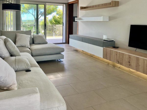 Villa moderna en venta en Cala Vinyes