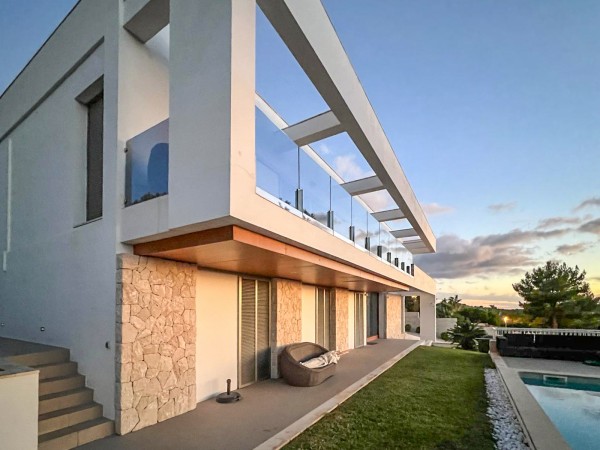 Villa moderna en venta en Cala Vinyes