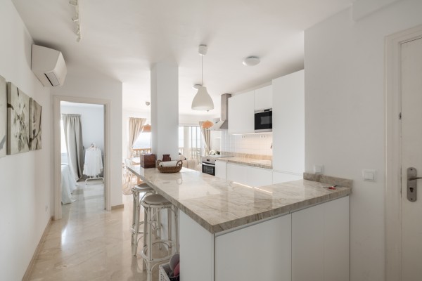 Flat with unique views on the seafront in Illetas