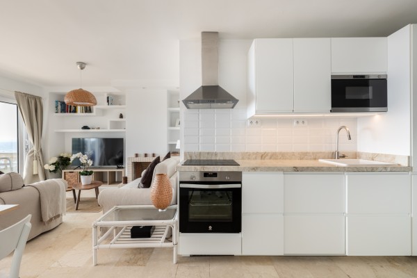 Flat with unique views on the seafront in Illetas