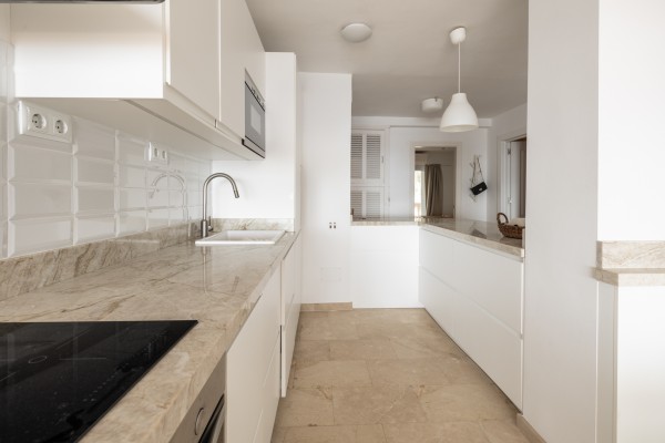 Flat with unique views on the seafront in Illetas