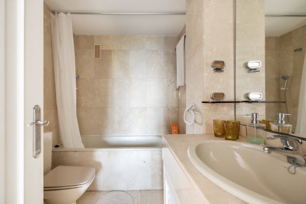Flat with unique views on the seafront in Illetas