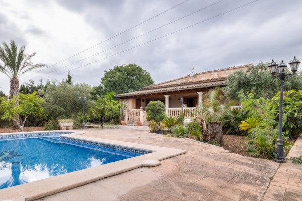 4 bedroom house for sale in Looseta