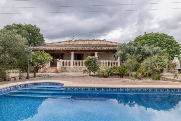 4 bedroom house for sale in Looseta