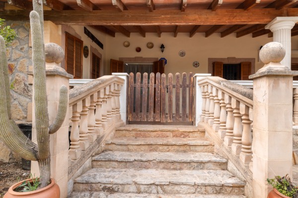 4 bedroom house for sale in Looseta