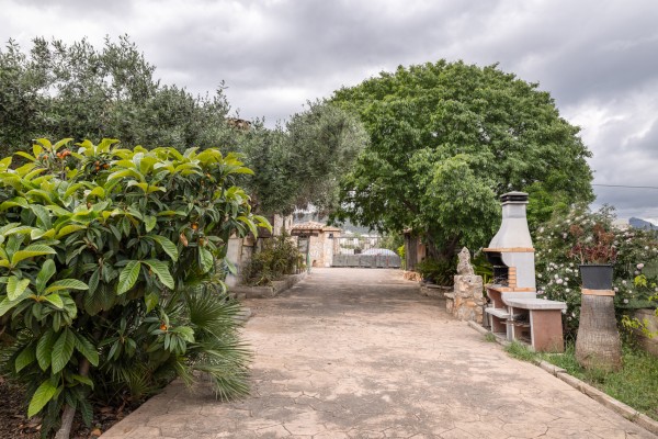 4 bedroom house for sale in Looseta