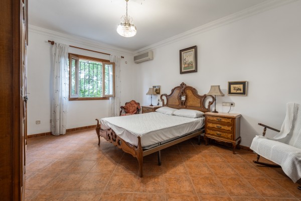 4 bedroom house for sale in Looseta