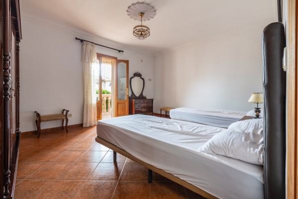 4 bedroom house for sale in Looseta