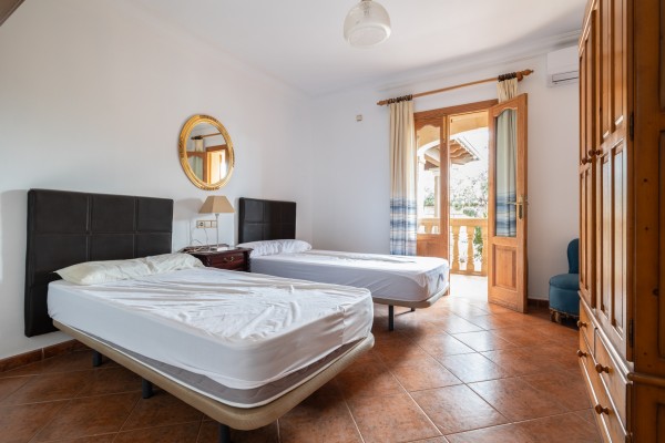 4 bedroom house for sale in Looseta