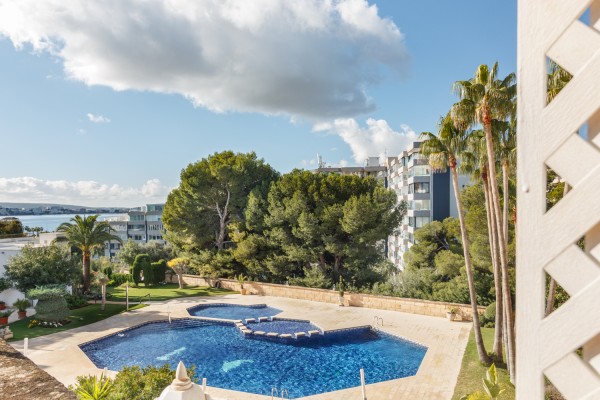 Piso reformado en venta en Portals Nous