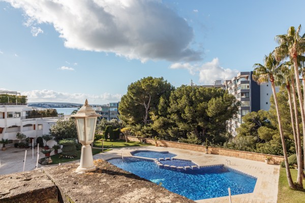 Piso reformado en venta en Portals Nous