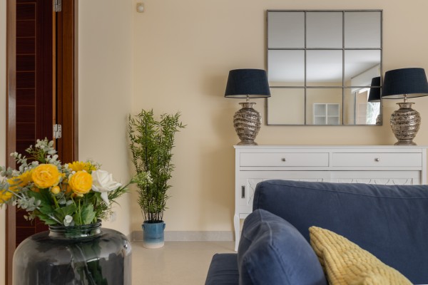 Amplio Apartamento de 3 Dormitorios en Floresta de Mar con Piscinas y Jardines