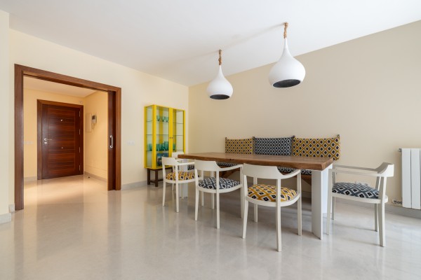 Amplio Apartamento de 3 Dormitorios en Floresta de Mar con Piscinas y Jardines