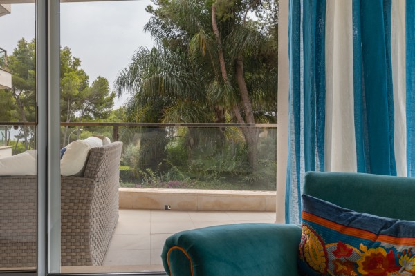Amplio Apartamento de 3 Dormitorios en Floresta de Mar con Piscinas y Jardines