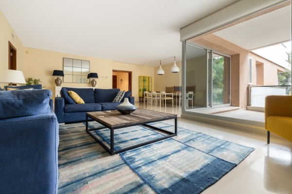 Amplio Apartamento de 3 Dormitorios en Floresta de Mar con Piscinas y Jardines
