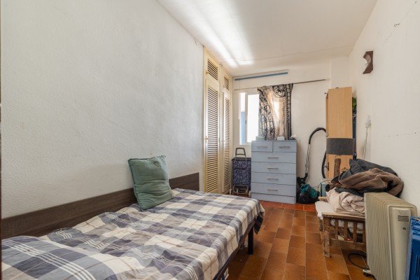 Apartamento con Vistas al Mar para Reformar en Illetas – Gran Oportunidad de Inversión