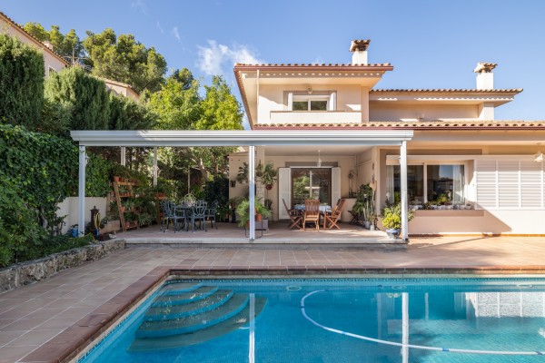 Charming Family Home in the Prestigious Cas Català Area