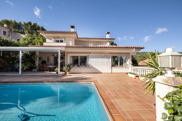 Charming Family Home in the Prestigious Cas Català Area