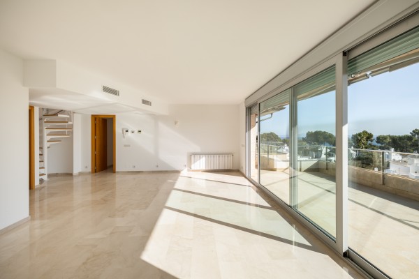 Rare Penthouse with Private Rooftop & Sea Views