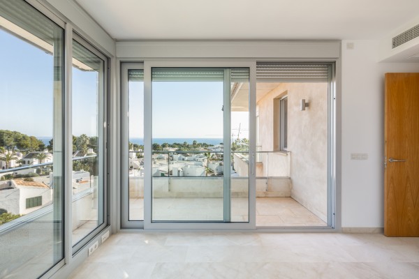 Rare Penthouse with Private Rooftop & Sea Views