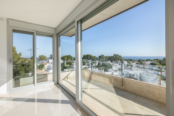 Rare Penthouse with Private Rooftop & Sea Views
