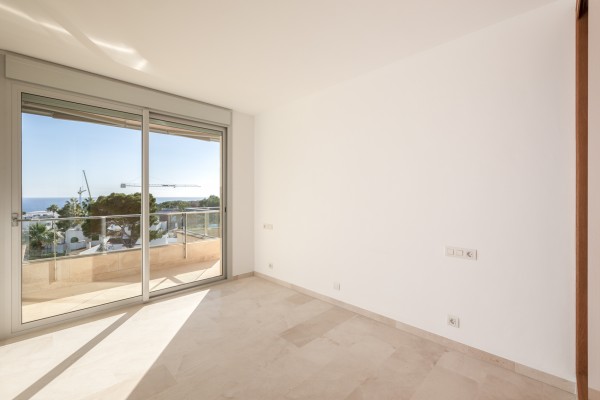 Rare Penthouse with Private Rooftop & Sea Views