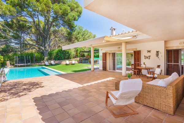 House with golf and mountain views for sale in Son Vida