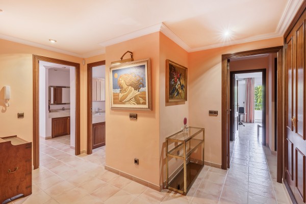 House with golf and mountain views for sale in Son Vida