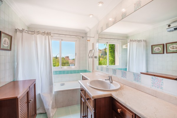 House with golf and mountain views for sale in Son Vida