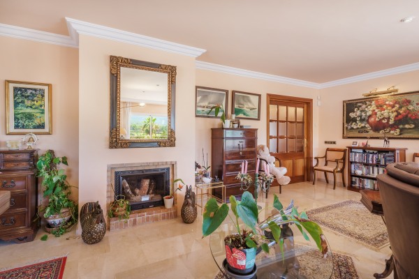 House with golf and mountain views for sale in Son Vida