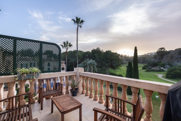 Penthouse with Golf Views and Sunny Terrace in Bendinat