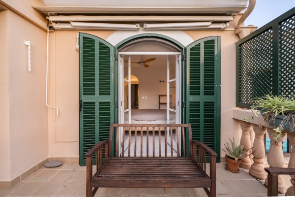 Penthouse with Golf Views and Sunny Terrace in Bendinat