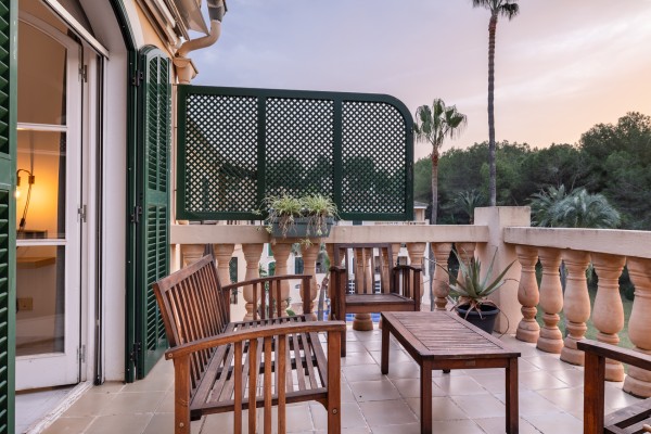 Penthouse with Golf Views and Sunny Terrace in Bendinat