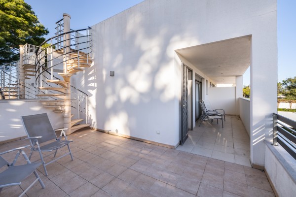 Townhouse Villa with Private Garden and Garage near Playa de Muro