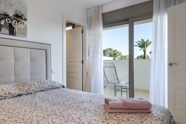 Townhouse Villa with Private Garden and Garage near Playa de Muro