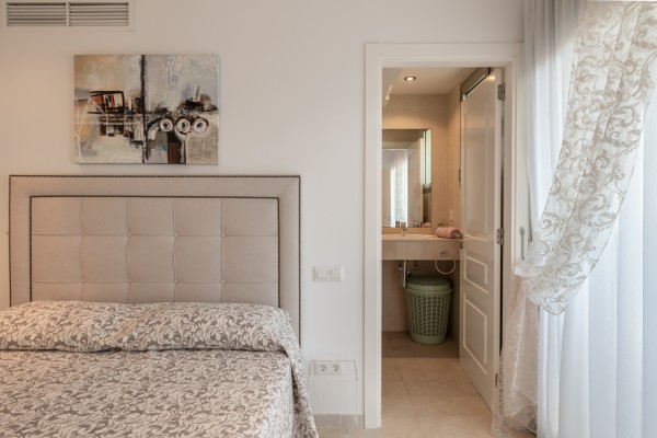 Townhouse Villa with Private Garden and Garage near Playa de Muro