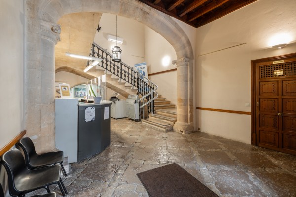 Casa de pueblo con carácter y gran potencial en el centro de Llucmajor