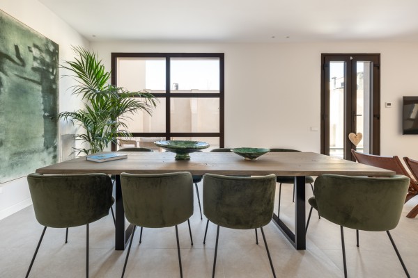 Эксклюзивный новый дом с бассейном в самом сердце Villafranca de Bonany