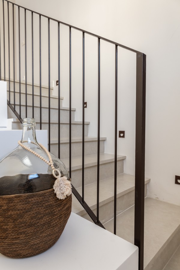 Эксклюзивный новый дом с бассейном в самом сердце Villafranca de Bonany