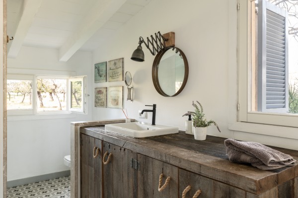 Mallorcan finca with holiday rental licence (6), pool and 25,000 m² near Lloseta