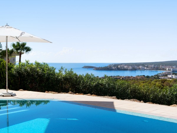 Moderne Villa mit atemberaubendem Meerblick