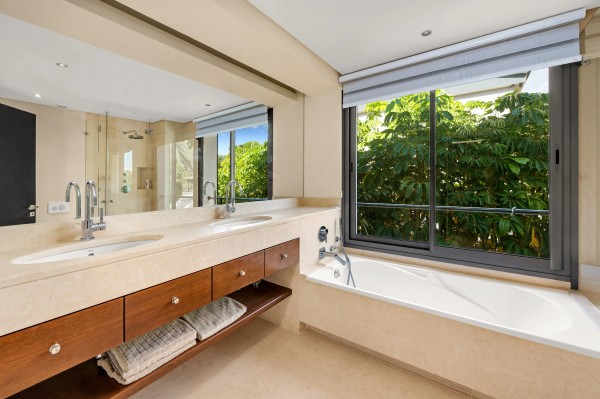 Moderne Villa mit atemberaubendem Meerblick