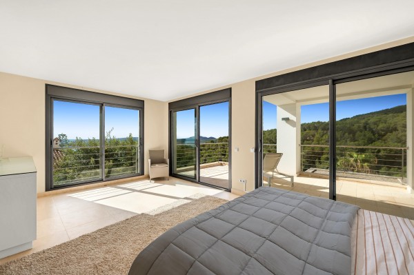 Moderne Villa mit atemberaubendem Meerblick