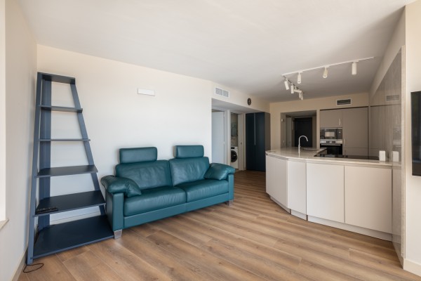 Oтремонтированная квартира с видом на море в престижном комплексе в Illetas