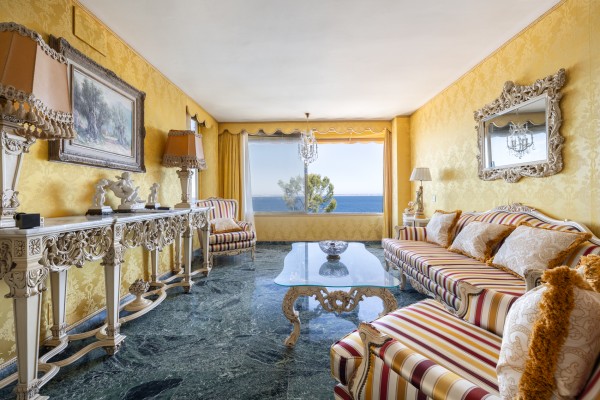 Investitionswohnung in erster Meereslinie mit Panoramablick auf die Bucht von Palma